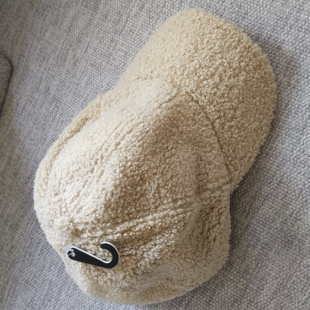 Zara faux shearling cap - Picture 6 of 9